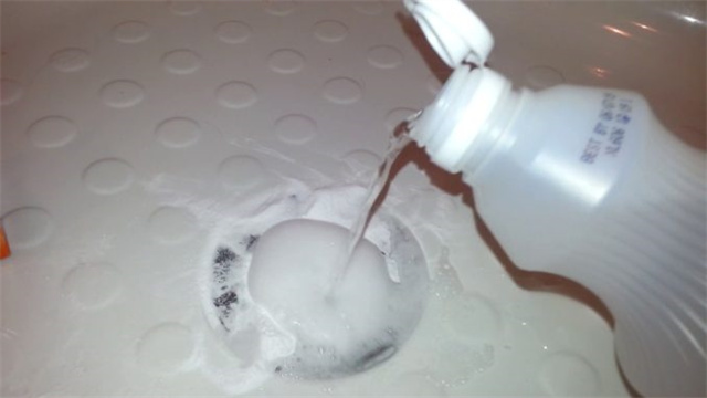 Need to unclog a drain? This method is the simplest and most cost-effective!