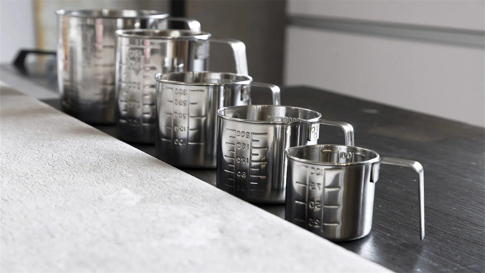 Can you name all the kitchen utensils?