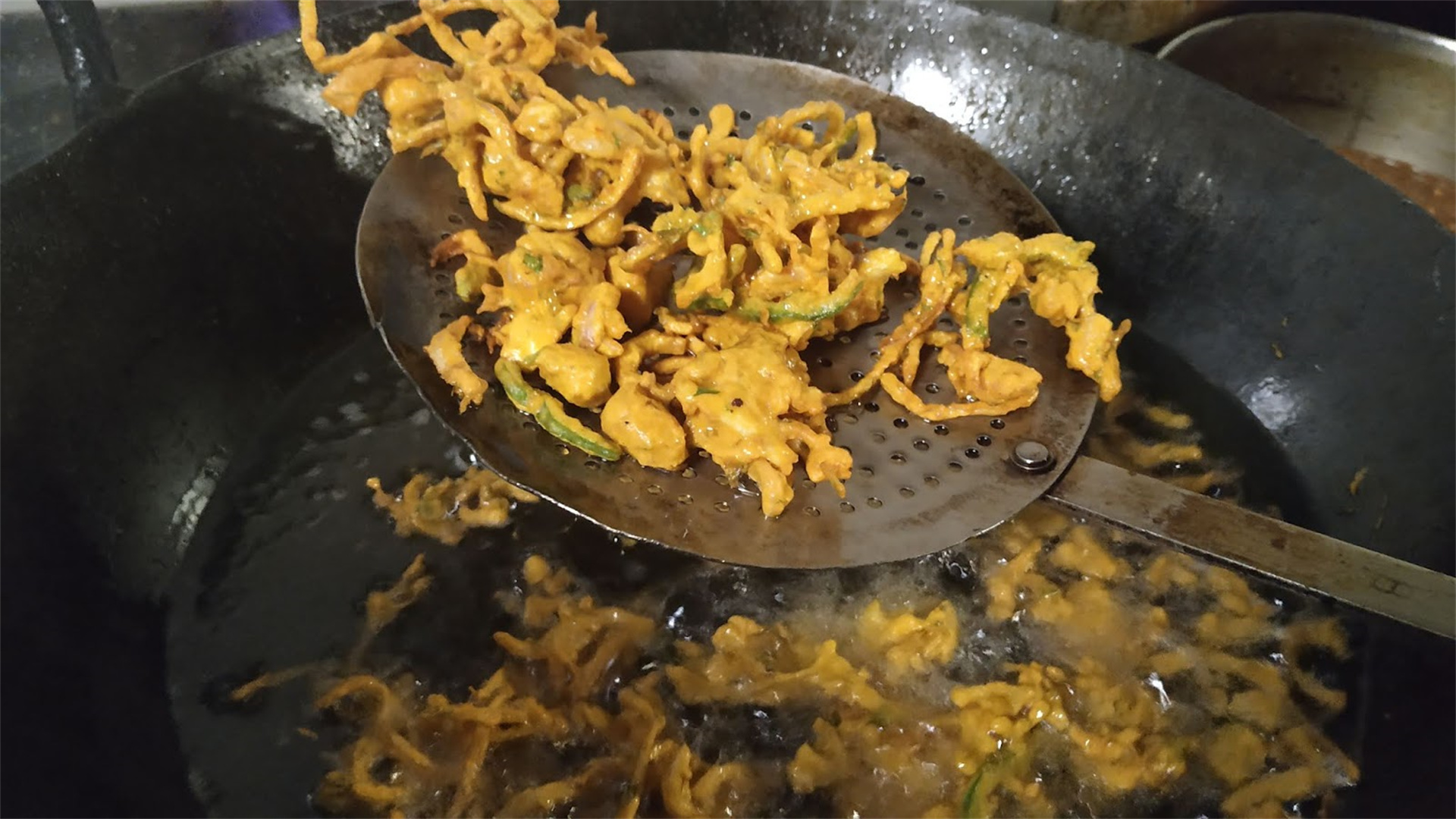 Can you name all the kitchen utensils?