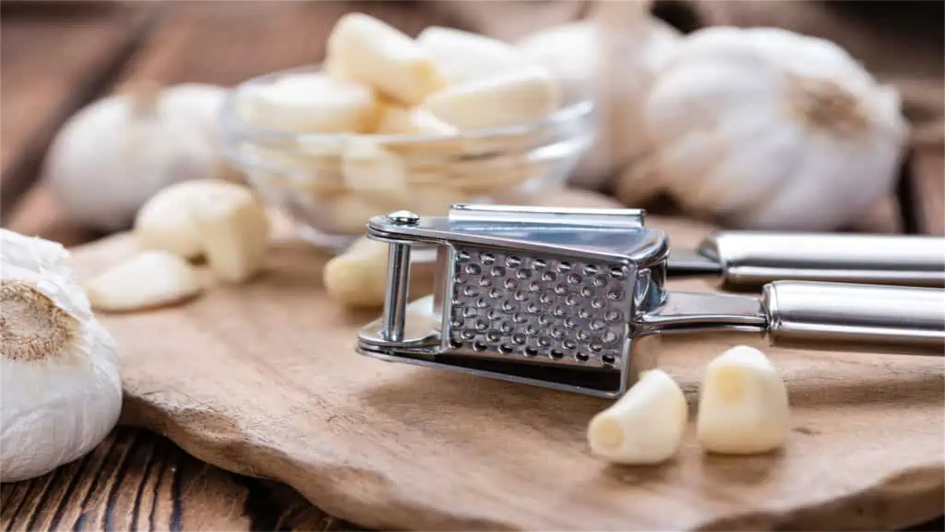 Can you name all the kitchen utensils?