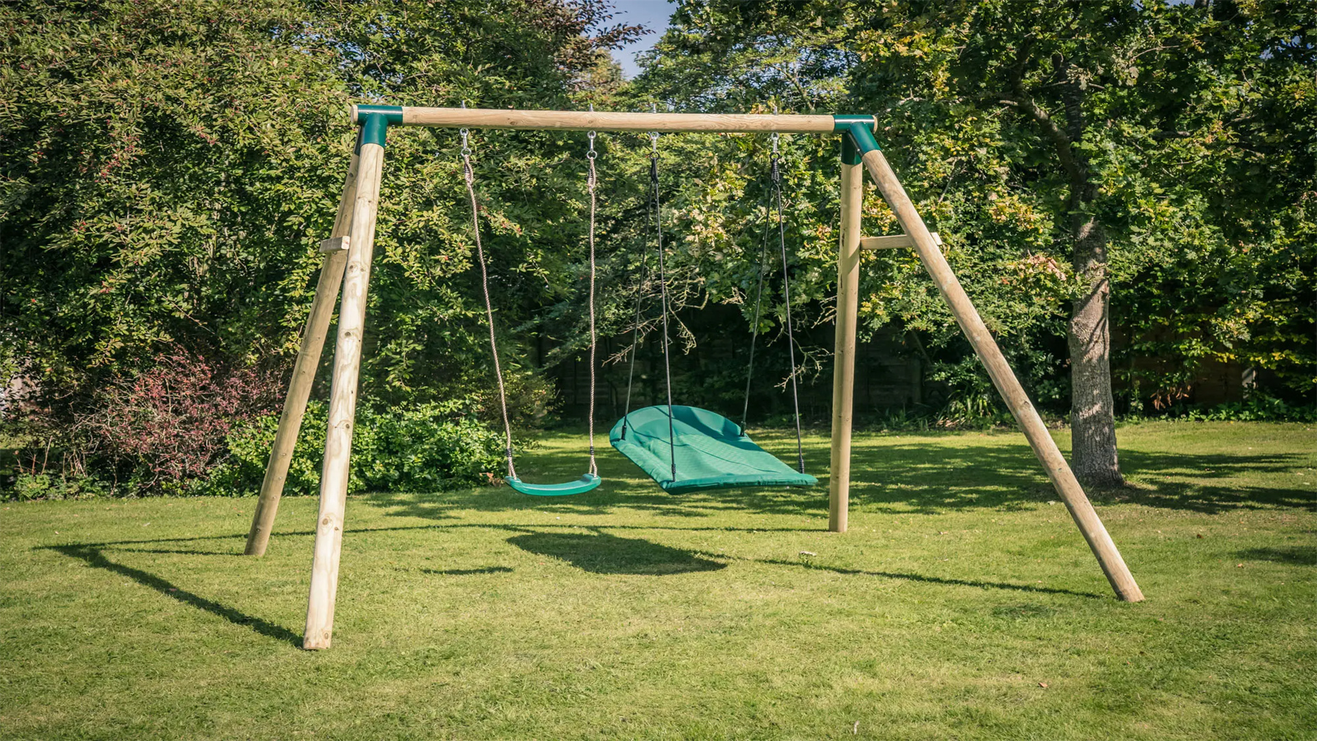 DIY Garden Swing or Hammock for Relaxation