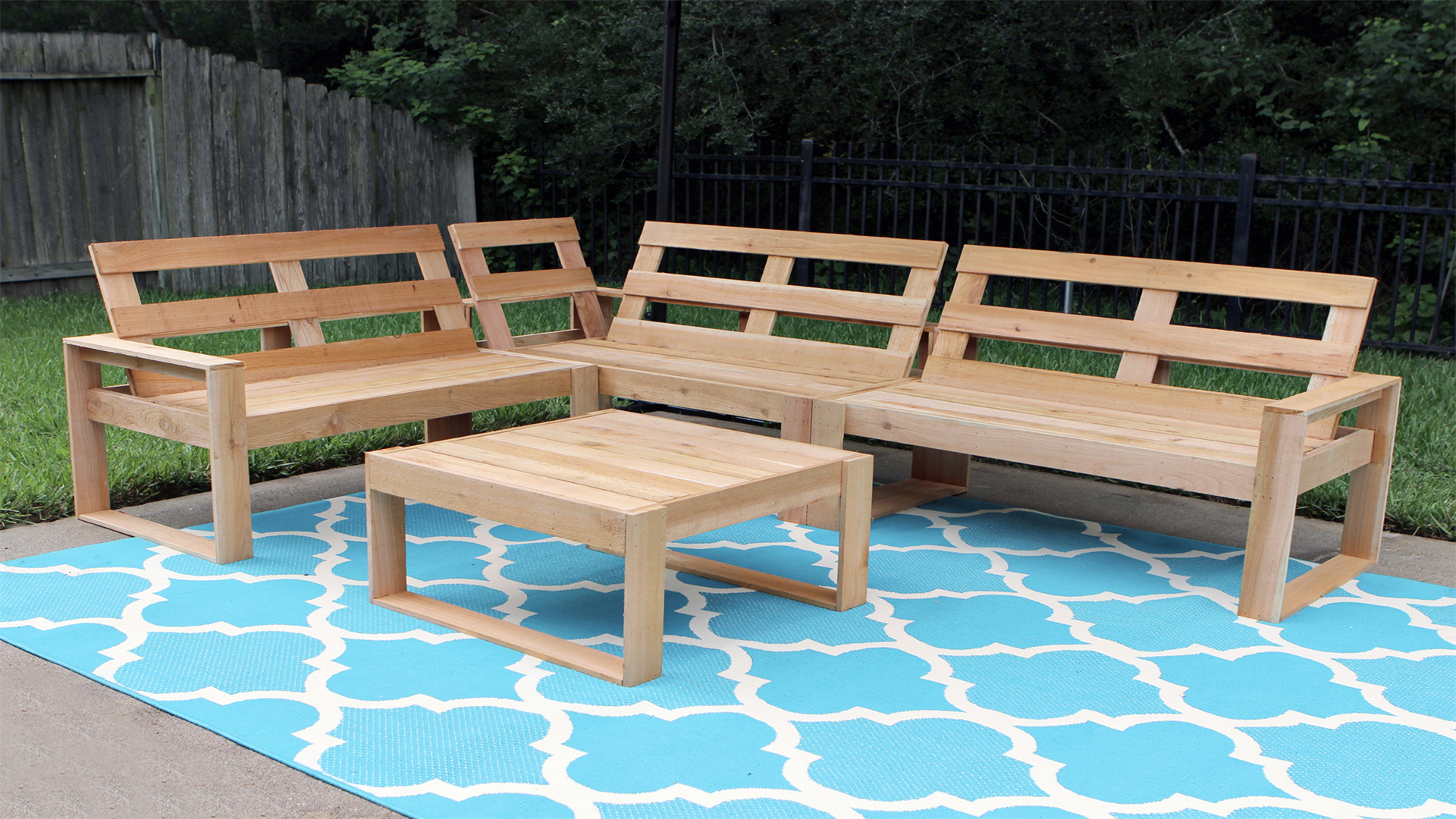 DIY Outdoor Furniture: Building Functional and Stylish Pieces
